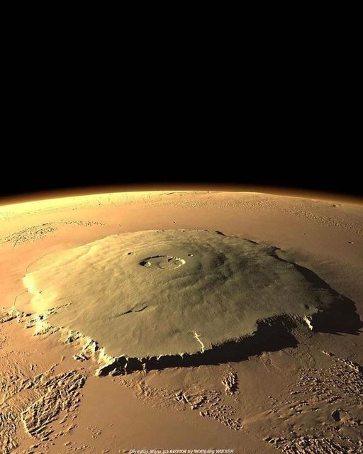 L'Olympus Mons, ou mont Olympe, un volcan bouclier martien 9 122856170 3333224280116996 7955830625125546687 o
